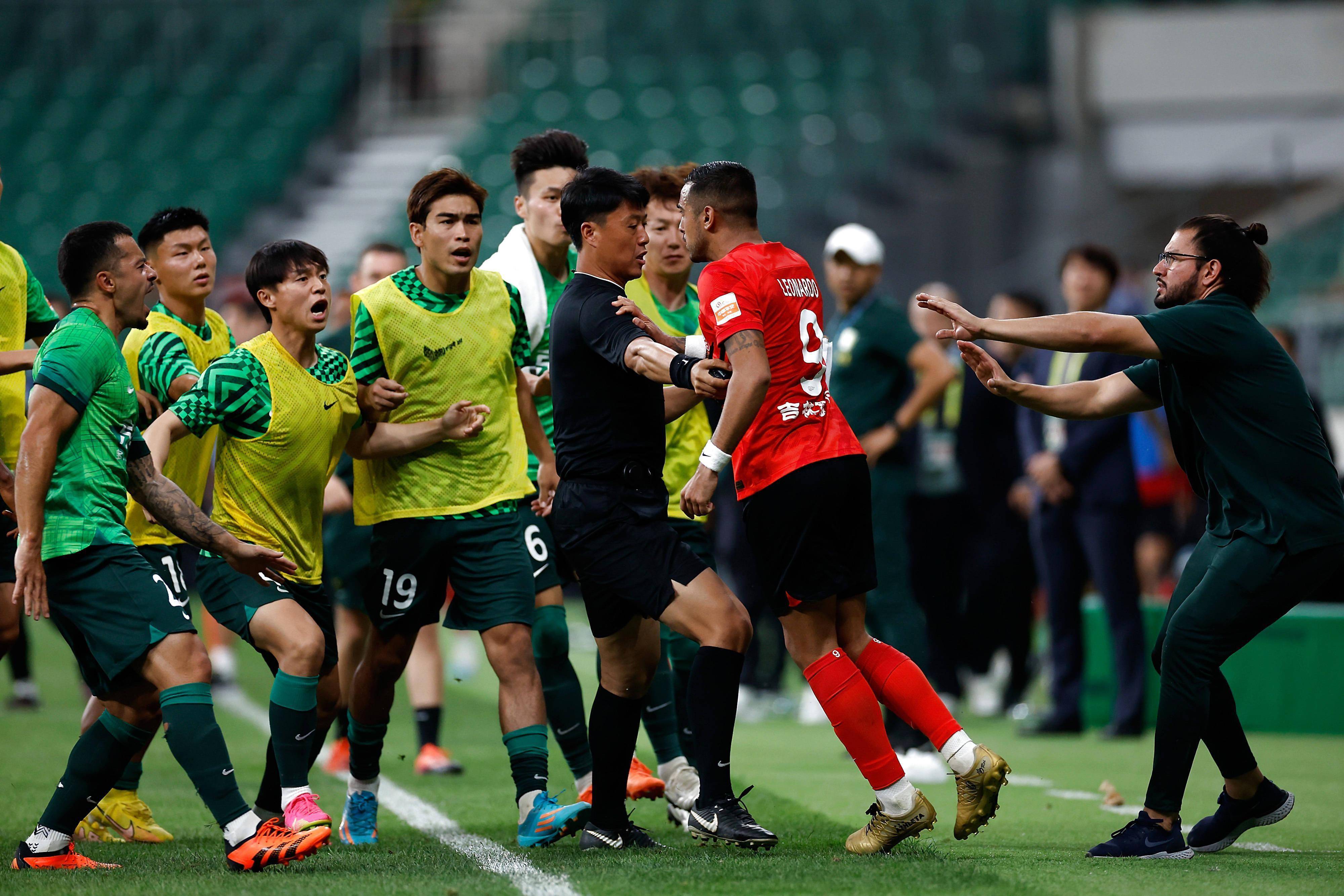 开云体育官网-关于才情横溢，年轻球员赛场上大放异彩的信息
