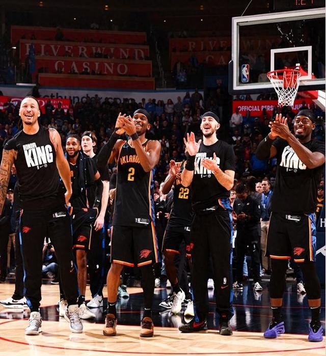 克雷三分连线,勇士篮球霸业再现辉煌 克雷三分连线,勇士篮球霸业再现辉煌