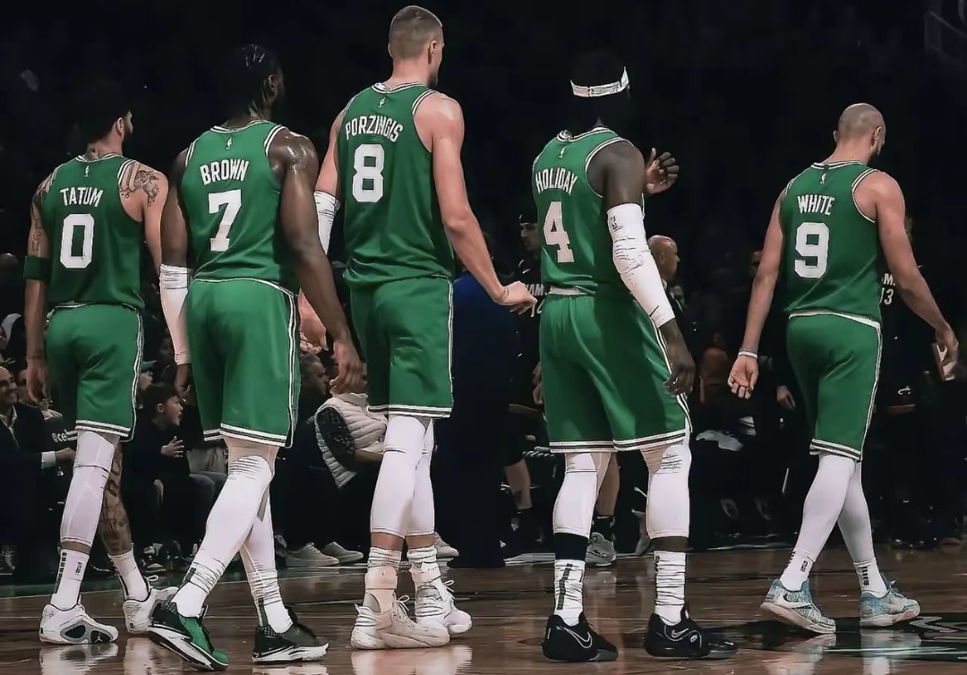 关于遭遇连败的凯尔特人队，如何突围已成焦点的信息