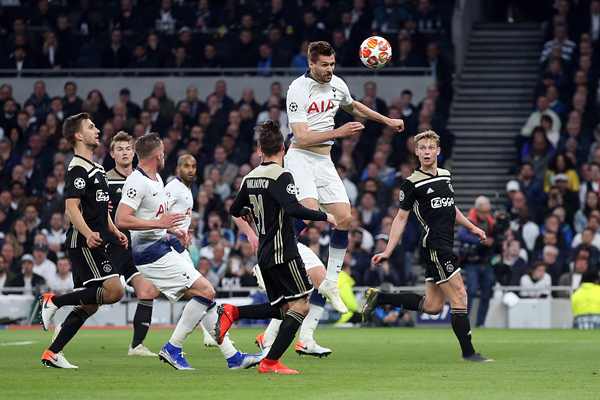 阿贾克斯主场绝杀皇家马德里,翻盘成功的简单介绍 阿贾克斯主场绝杀皇家马德里,翻盘成功的简单介绍