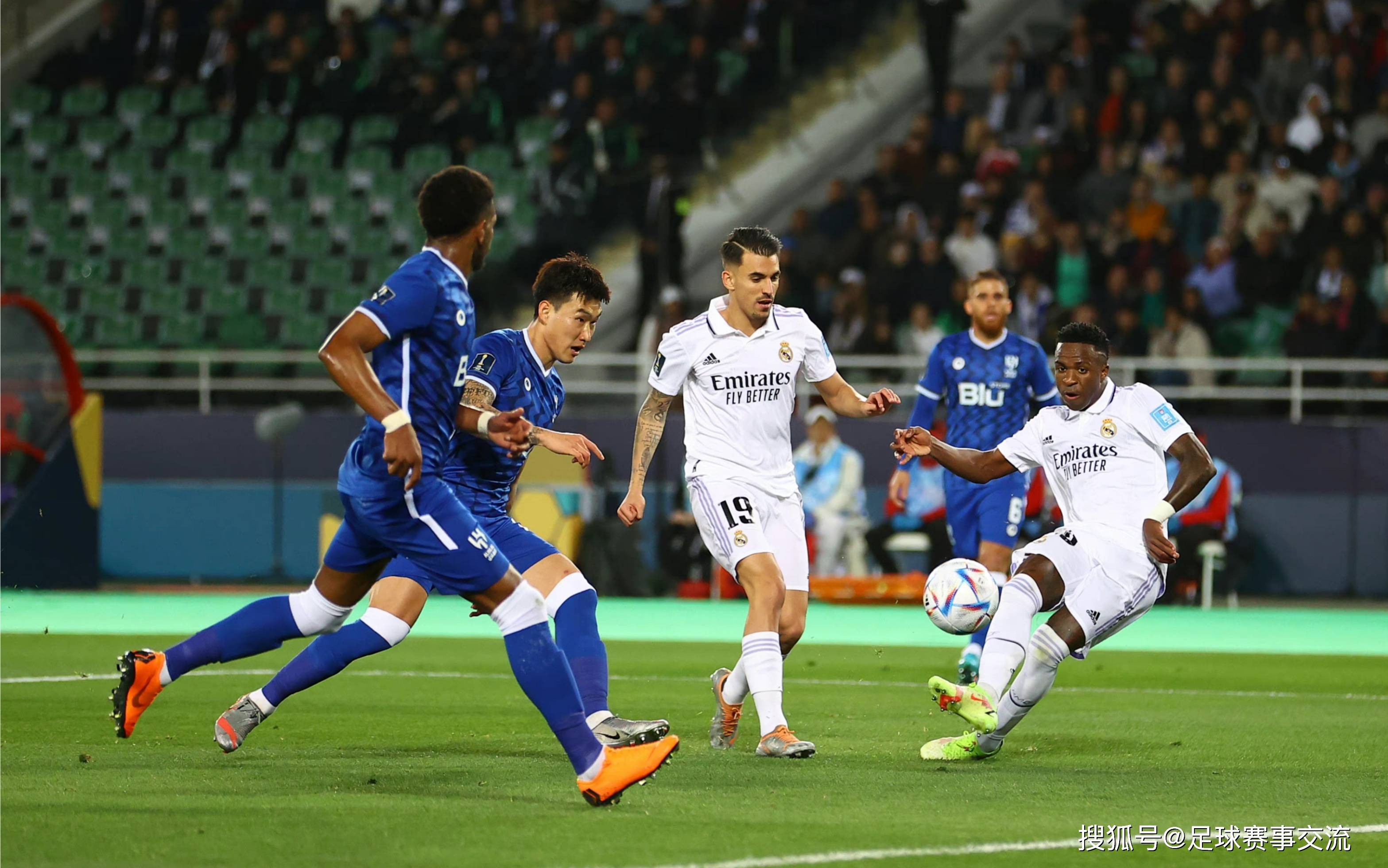 开云体育官网-顶尖足球球队的顶级对决将掀起热潮