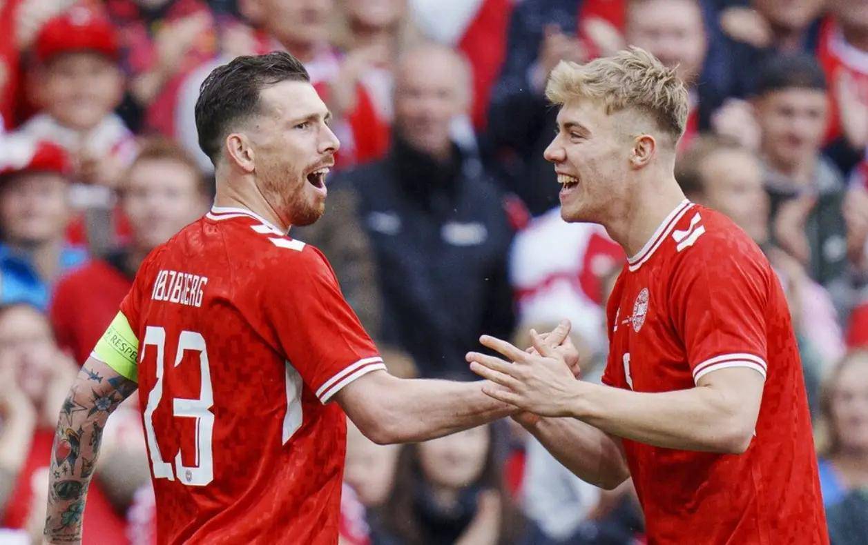 塞尔维亚豪取胜利,稳坐小组榜首的简单介绍 塞尔维亚豪取胜利,稳坐小组榜首的简单介绍