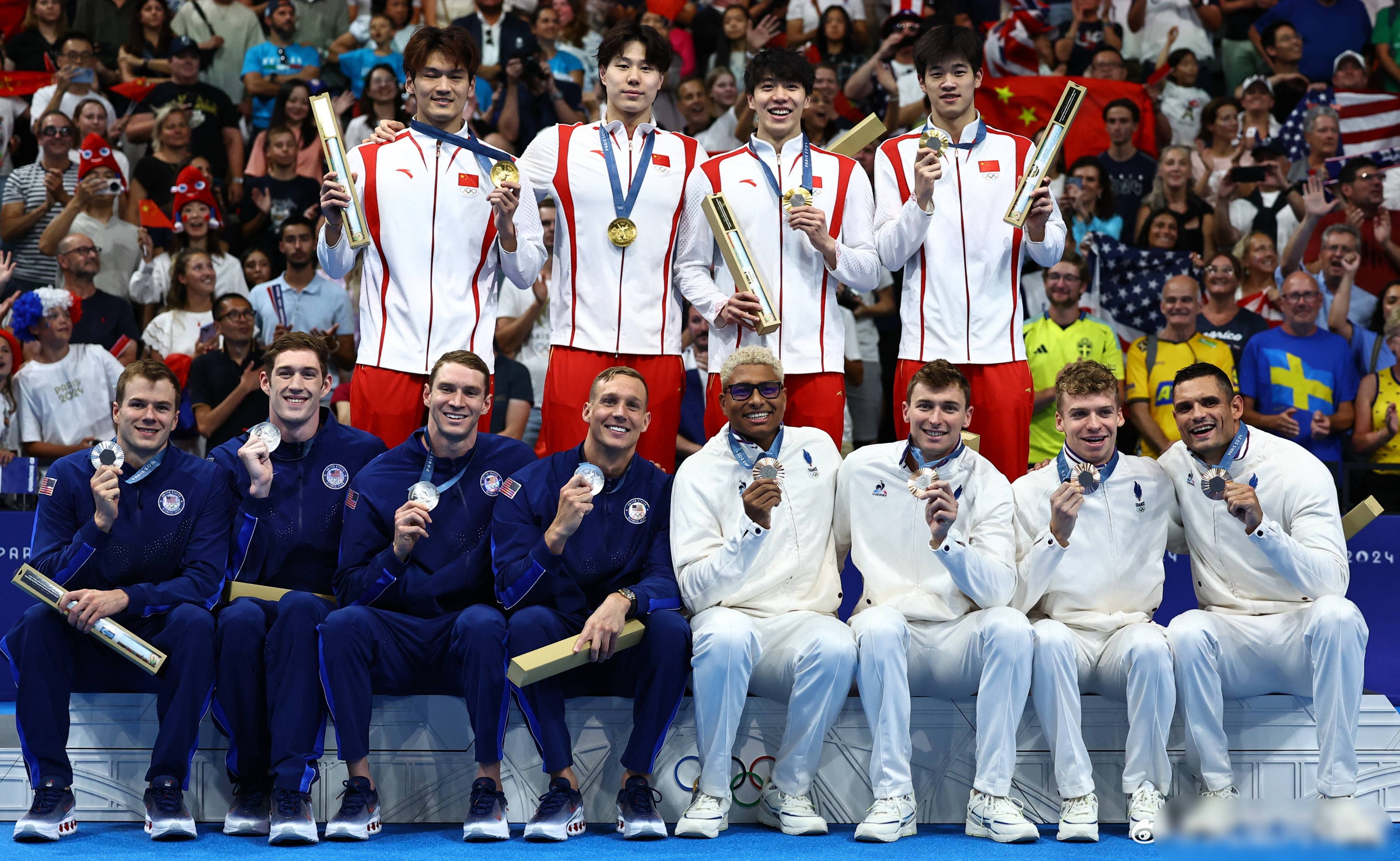 游泳冠军频频登顶,实力超群的简单介绍 游泳冠军频频登顶,实力超群的简单介绍