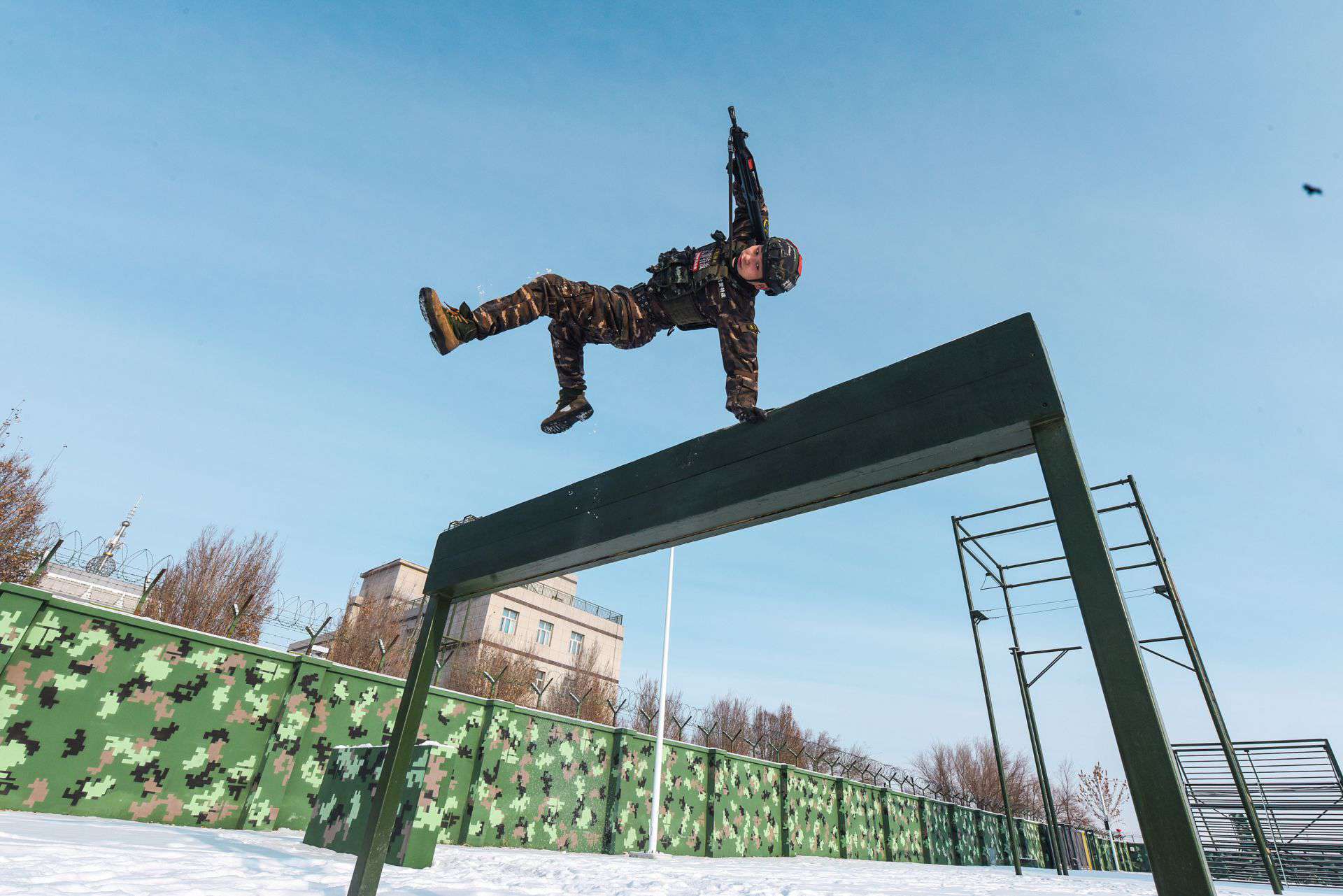新疆天山雪豹队员状态火热,备战胜利的简单介绍 新疆天山雪豹队员状态火热,备战胜利的简单介绍