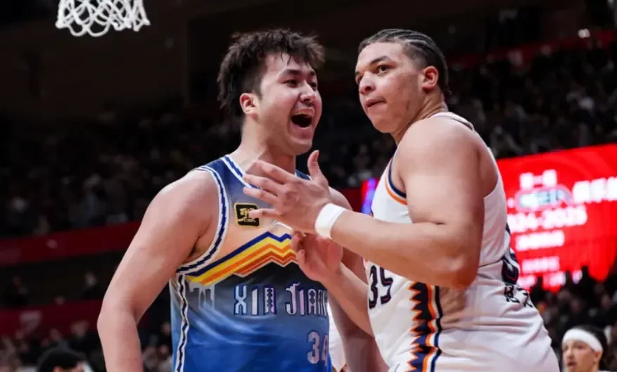 开云体育入口-球队士气低迷，急需新帅带领逆袭