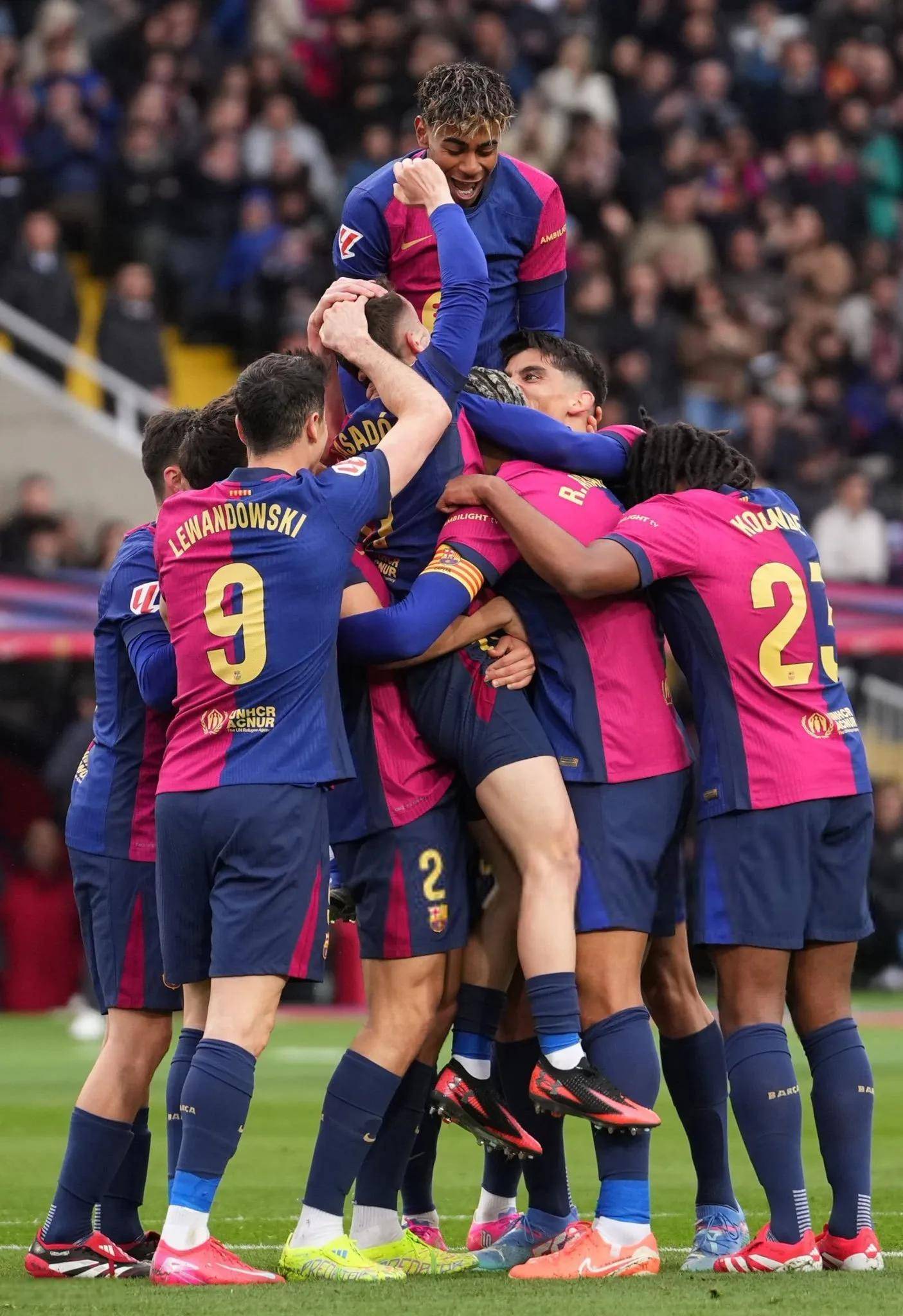 开云体育网页版入口-曼联客场大败，争冠形势严峻