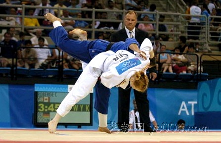 关于创历史:柔道比赛上演新一轮较量的信息 关于创历史:柔道比赛上演新一轮较量的信息