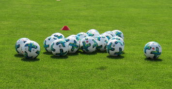 开云体育亚洲官网-英超球队斗志昂扬，谁能登上胜利之巅？，英超球队的排名和比赛比分