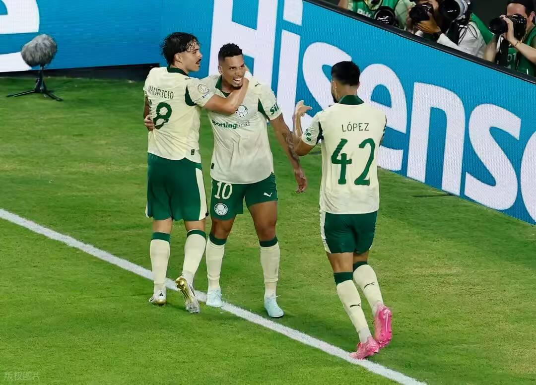 开云体育登录入口-高位截击，苏亚雷斯独造两球的简单介绍