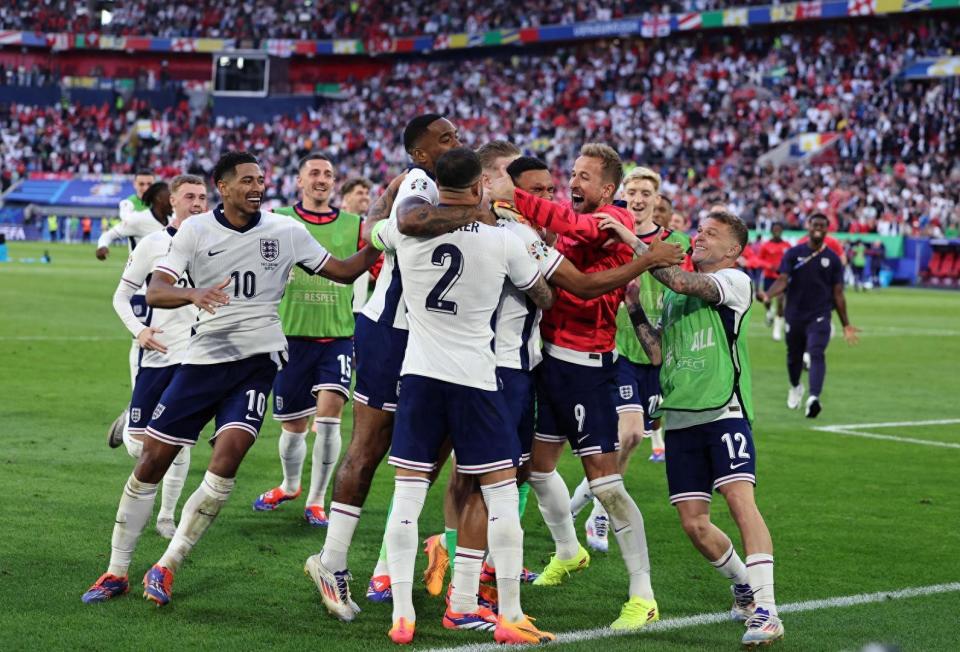 包含法国擒英格兰,小组排名越发困难的词条 包含法国擒英格兰,小组排名越发困难的词条