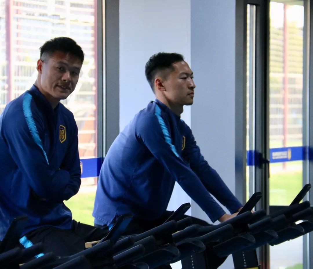 江苏苏宁球队展开密集训练，备战重要比赛的简单介绍