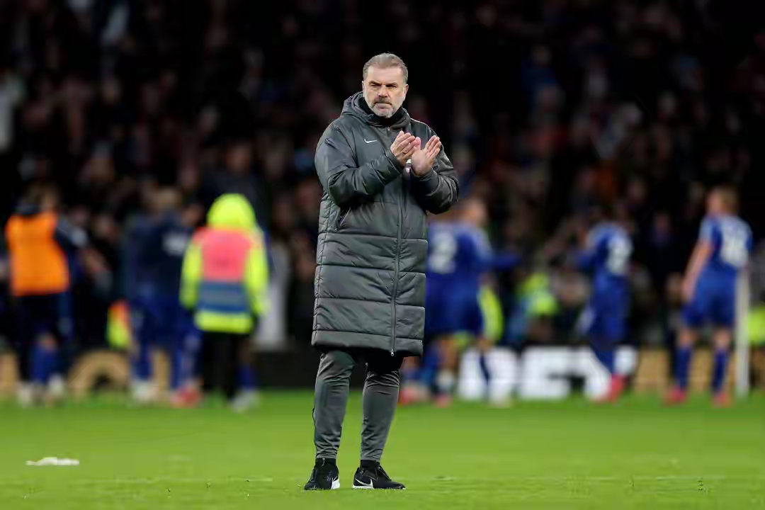 托特纳姆热刺凭借弯猛攻，逆转比赛取胜的简单介绍