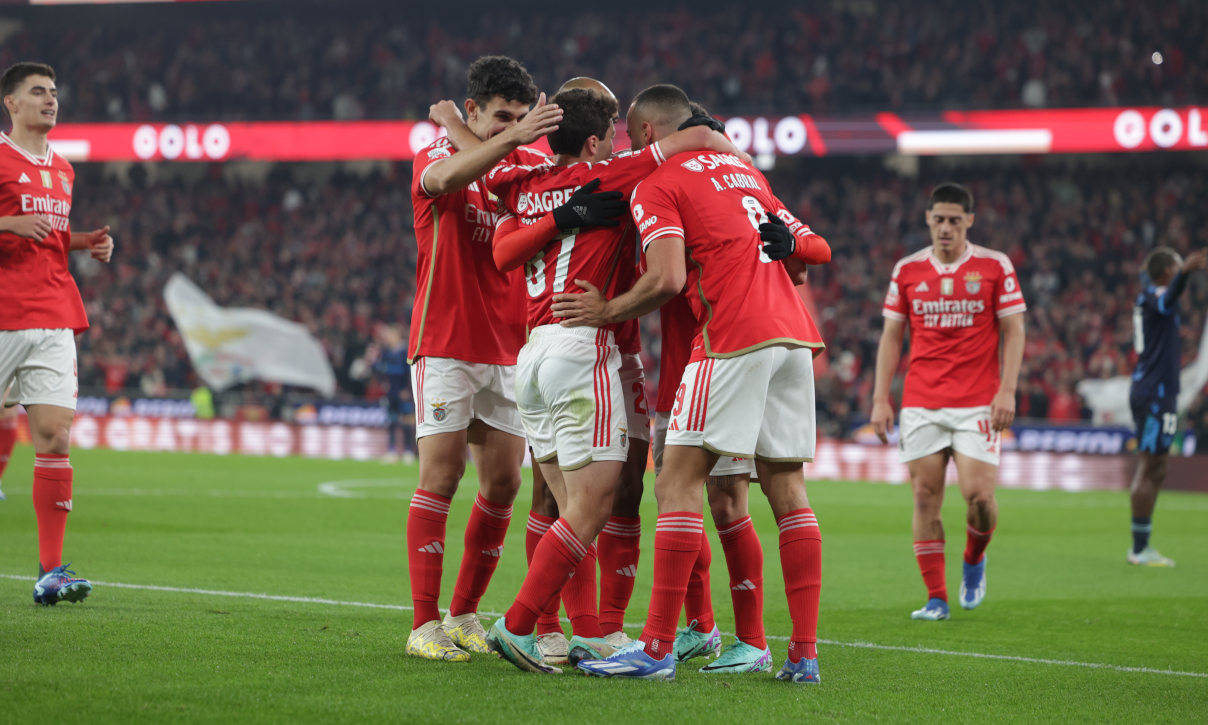 包含南美豪强势不可挡,称霸赛场!的词条 包含南美豪强势不可挡,称霸赛场!的词条