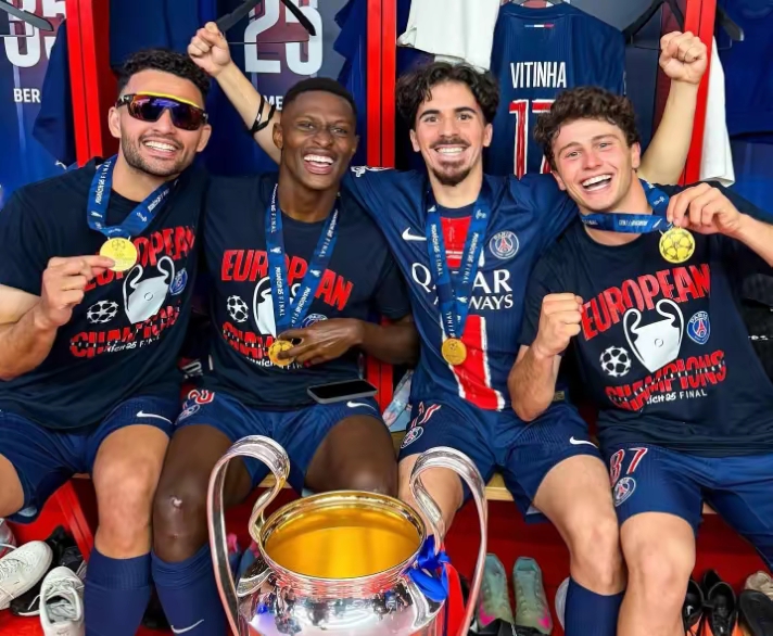 世界级球员齐聚一堂,激烈角逐 世界级球员齐聚一堂,激烈角逐